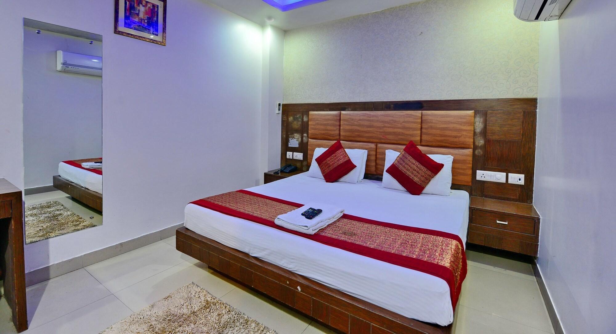Hotel Emporio Near New Delhi Railway Station Екстер'єр фото