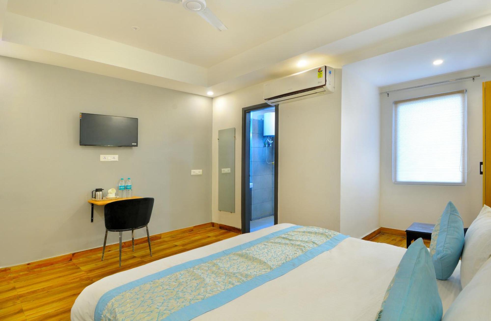 Hotel Emporio Near New Delhi Railway Station Екстер'єр фото