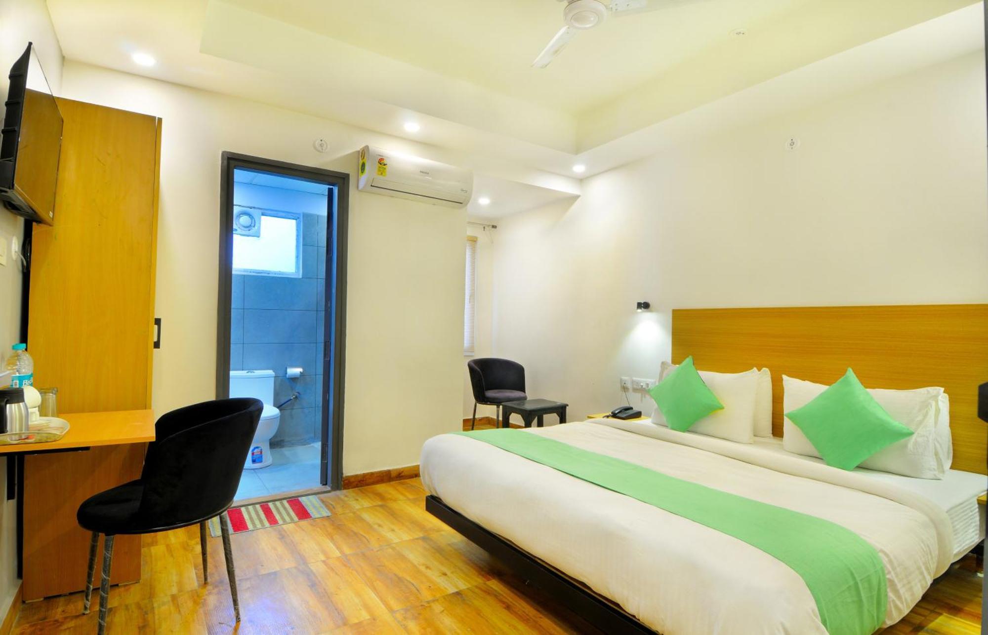 Hotel Emporio Near New Delhi Railway Station Екстер'єр фото