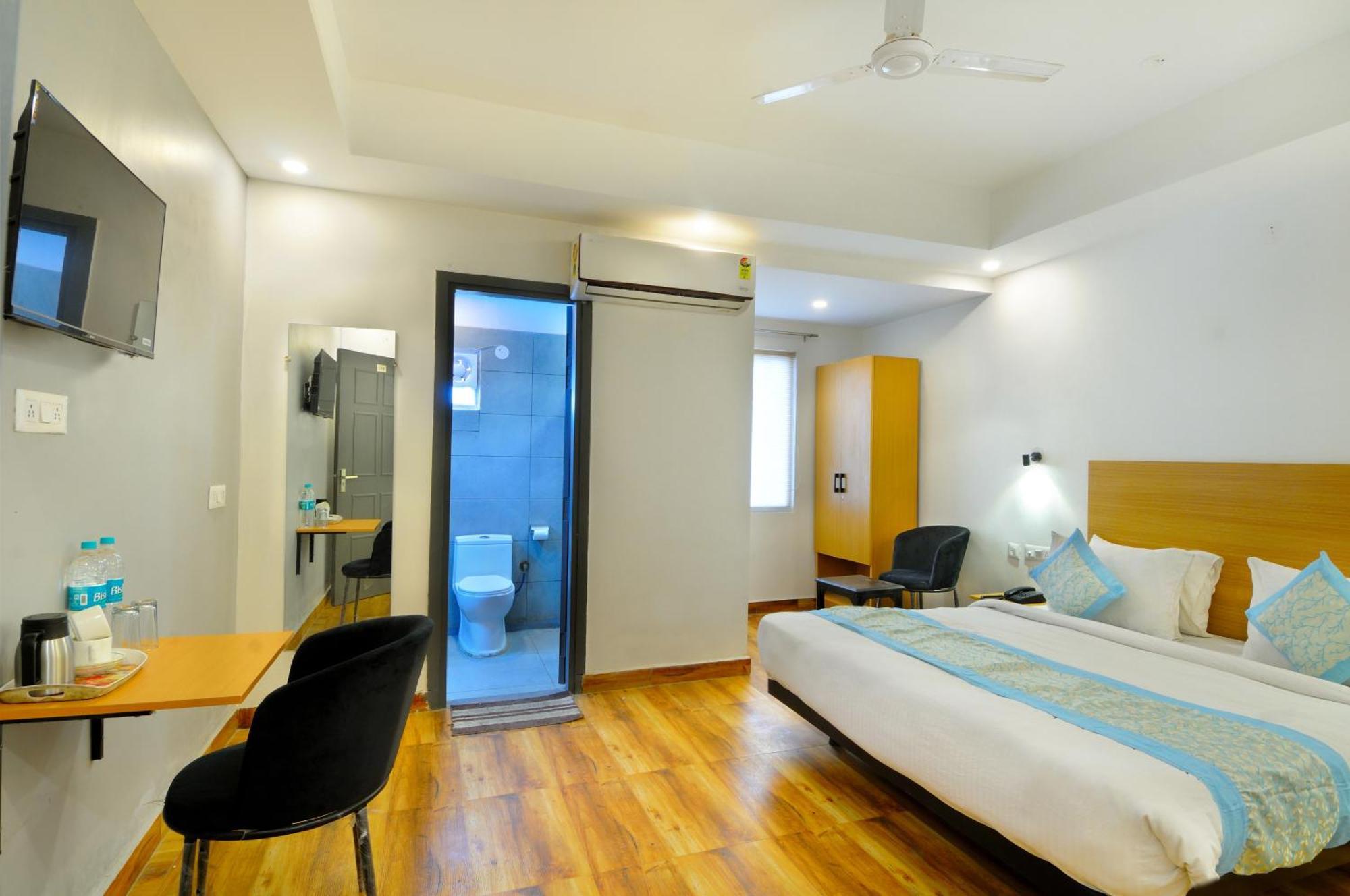 Hotel Emporio Near New Delhi Railway Station Екстер'єр фото
