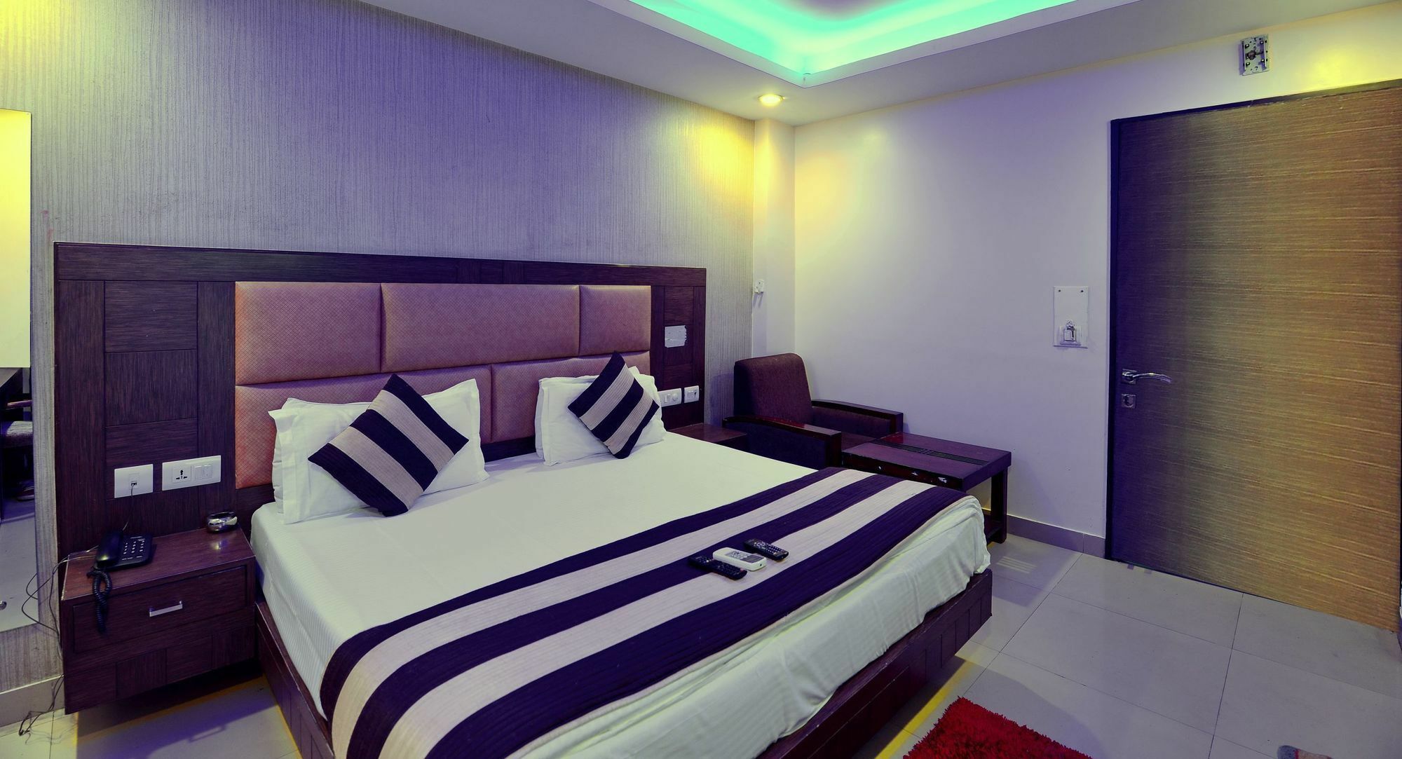 Hotel Emporio Near New Delhi Railway Station Екстер'єр фото